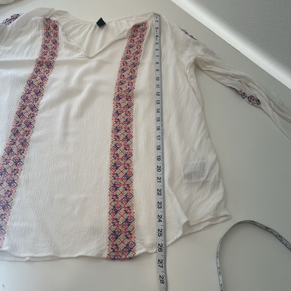 Gap White Ivory Embroidered Top Blouse Size XL Long Sleeves V neck Sheer - Picture 7 of 7